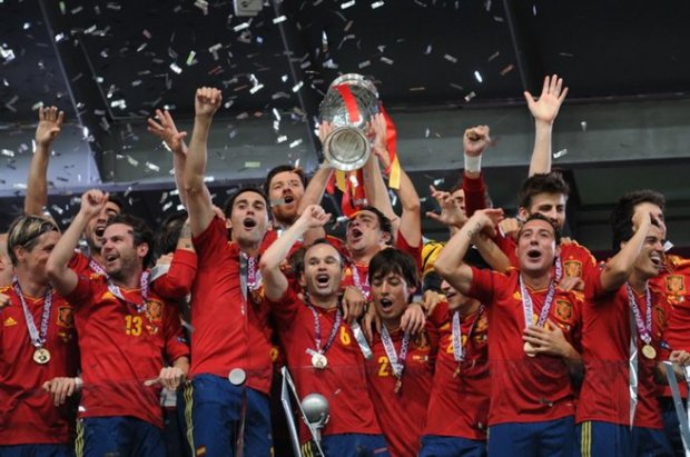 Spain Silva and Iniesta Euro 2012